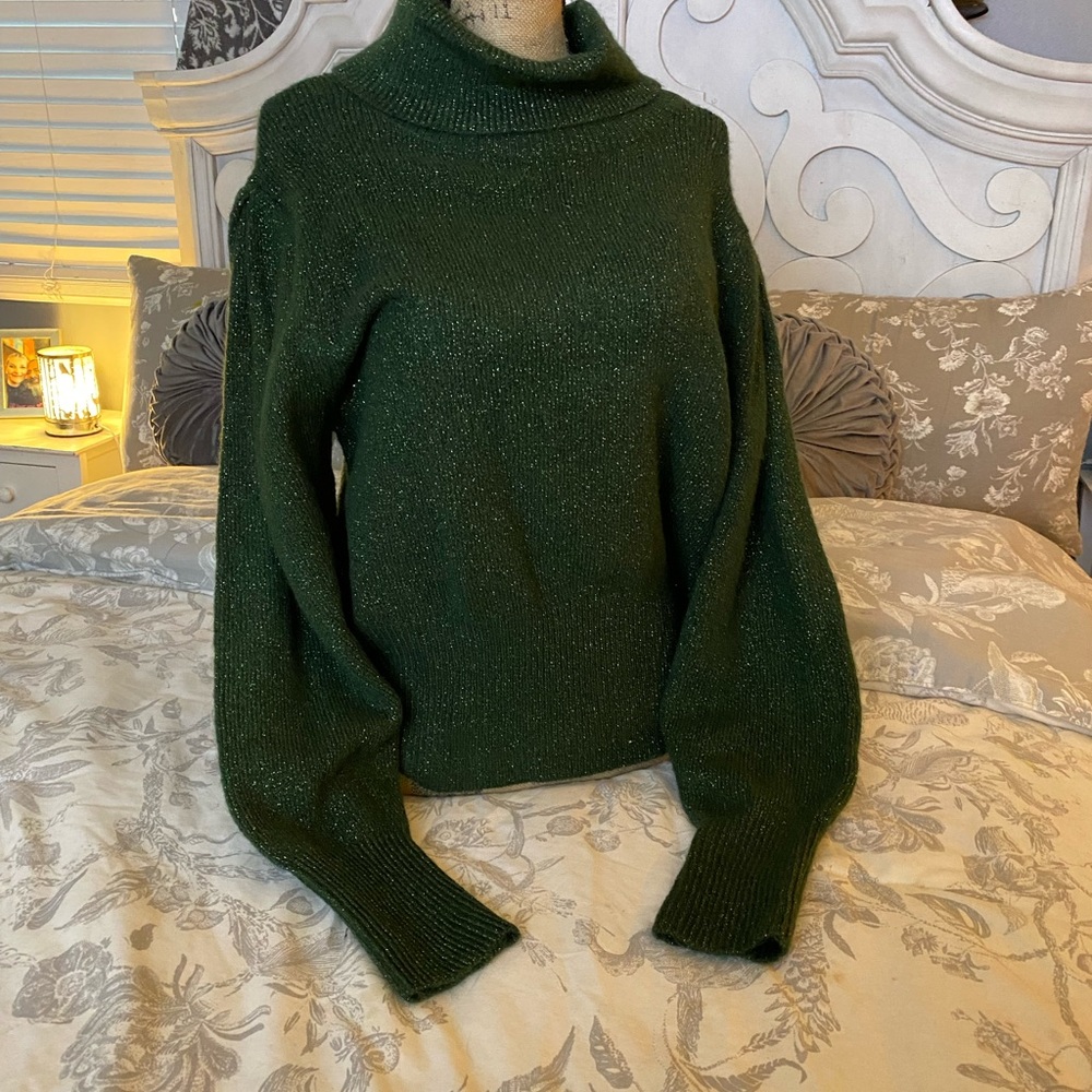 💚✨🤩Green and gold shimmer Worthington Turtle neck 🤩✨💚
